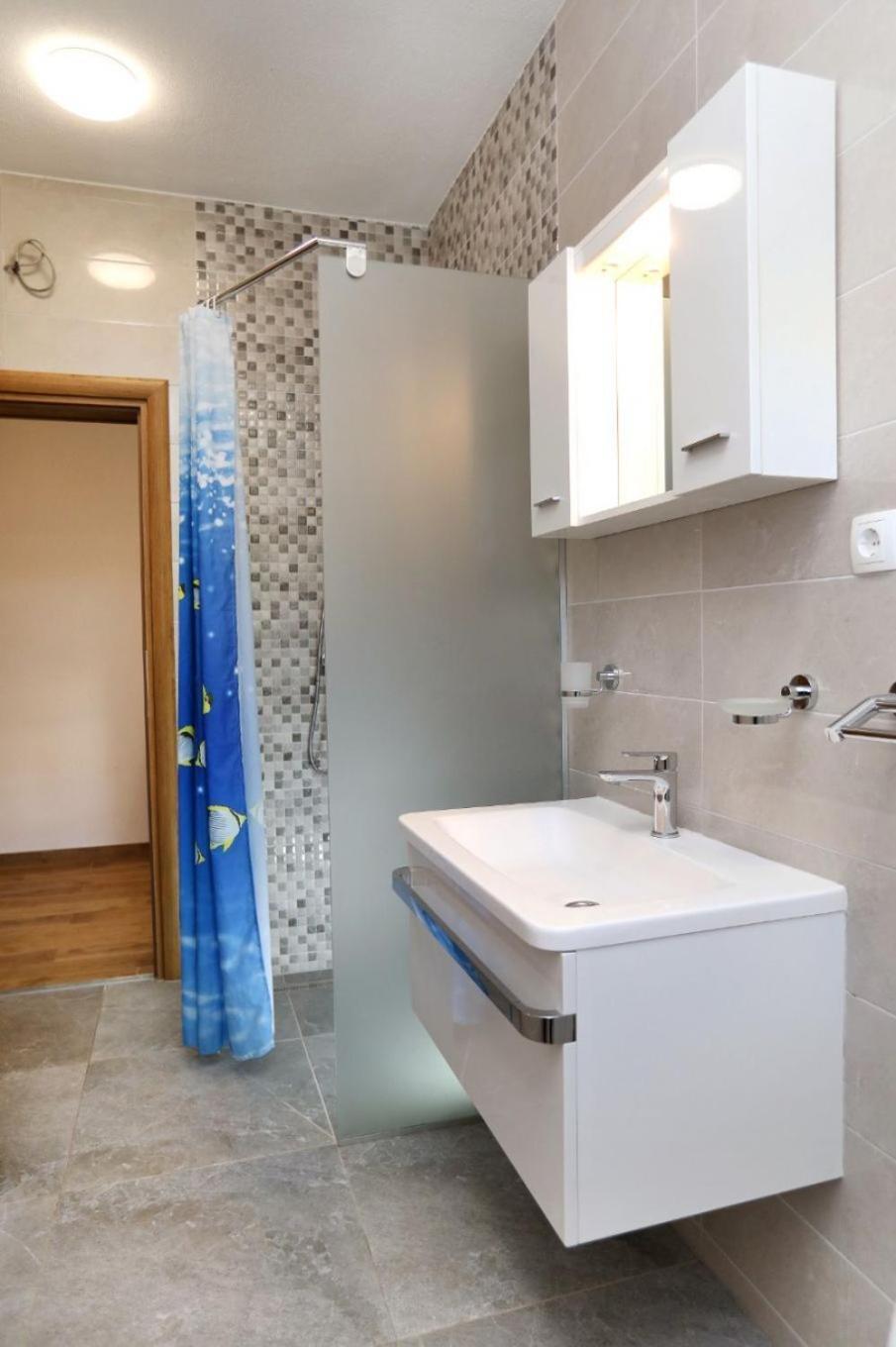 Apartments Ante - 50 M From The Sea 브랜지카 외부 사진